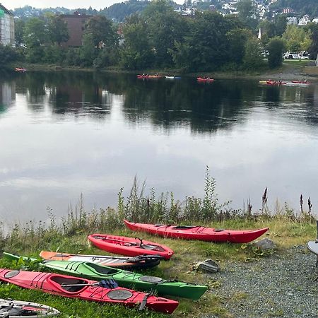 Unik Plass Ved Nidelva Trondheim Exteriér fotografie